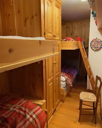 Pelmo Dolomiti's House דירה